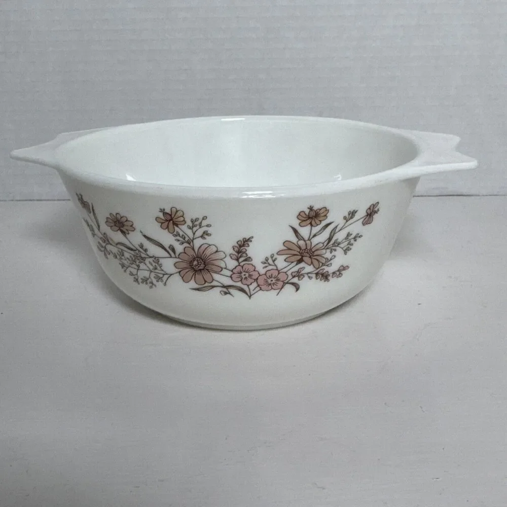 English Pyrex Country Autumn Casserole Dish